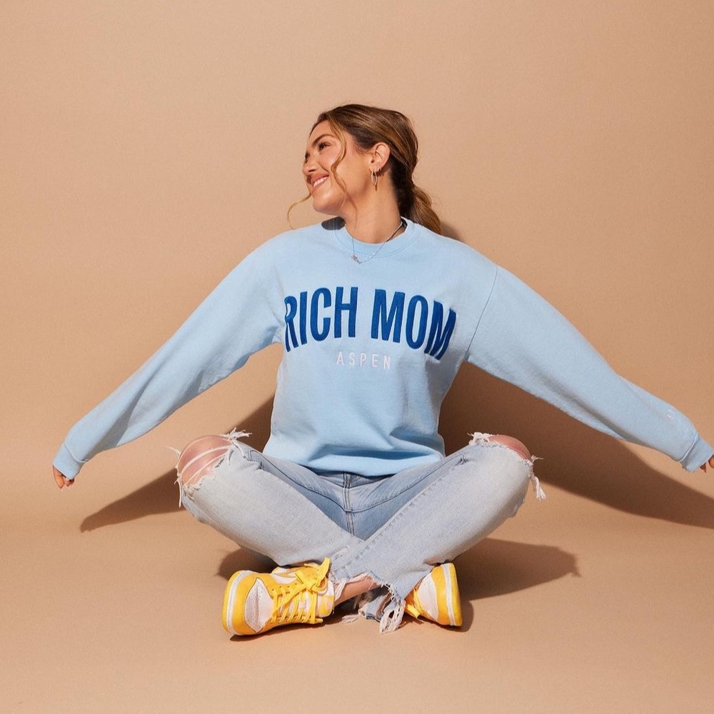 Tinx Rich Mom Sweatshirt - Aspen (M) - Rich Mom Gear Vol. 1 Drop (January 2022)